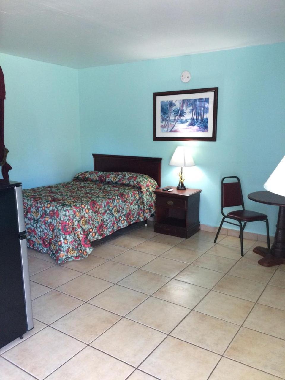 Skylark Motel Perry Exterior photo